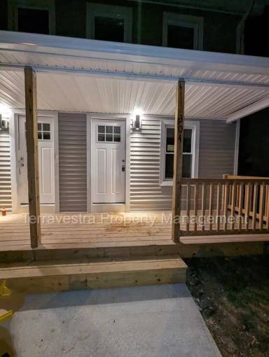 Main picture of 304 W Powell St