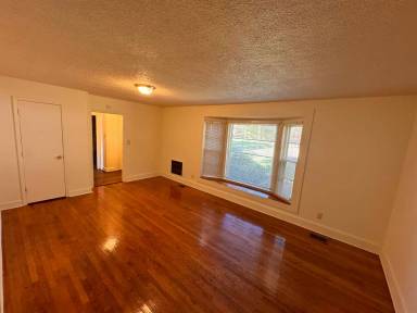 Main picture of 209 6th St SW