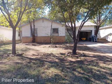 Main picture of 426 Burger St