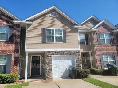 Main picture of 2029 Reserve Ln