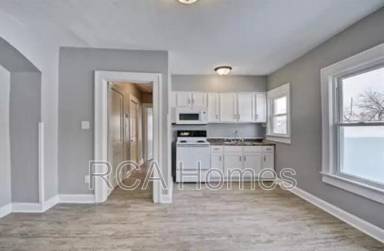 Main picture of 412 N Bradley Ave