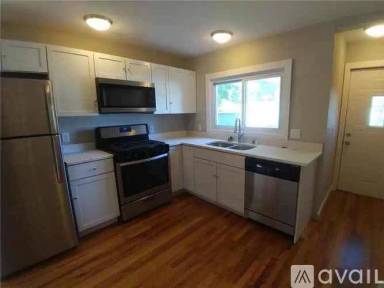 Main picture of 915 Central Ave W