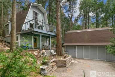 Main picture of 24095 Lakeview Dr