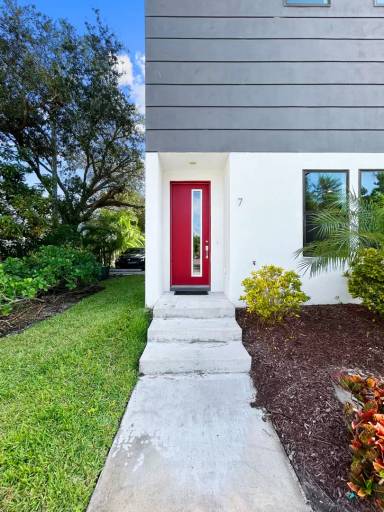 Main picture of 4215 W North a St