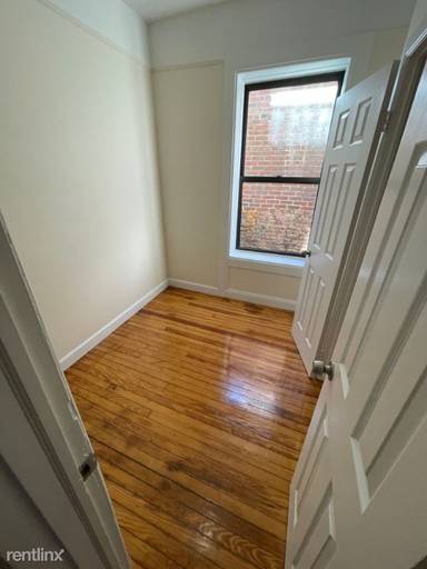 Main picture of 231 E 12th St