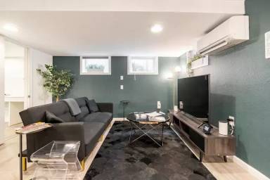 Main picture of 719 10th Ave E