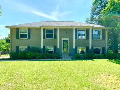 Main picture of 103 Lady Marion Dr