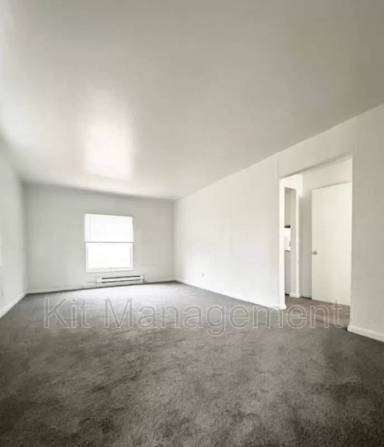 Main picture of 5732 Gay St