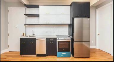 Main picture of 1066 Halsey St