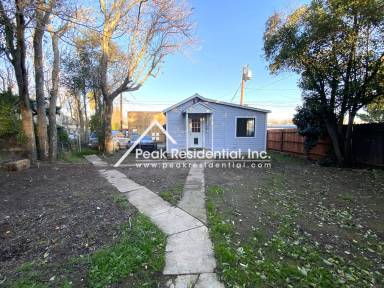 Main picture of 109 1/2 B St
