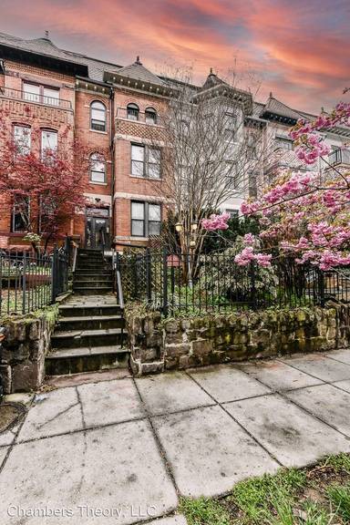 Main picture of 1304 Fairmont St NW
