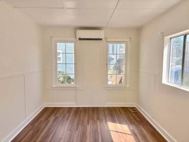 Main picture of 4628 York Blvd
