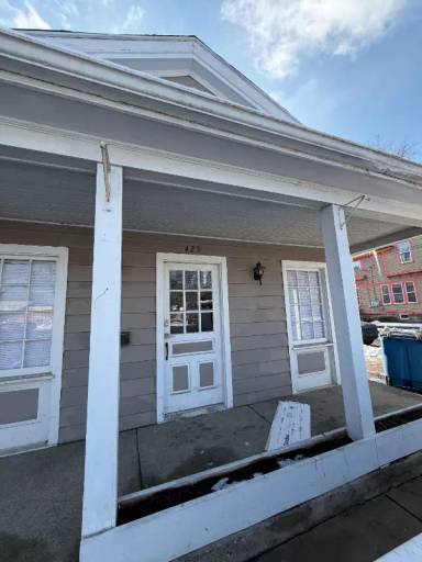 Main picture of 423 W Walnut St