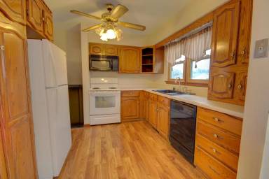 Main picture of 467 32nd Ave