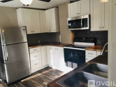Main picture of 835 Main St