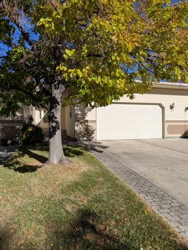 Main picture of 1366 Delphic Way