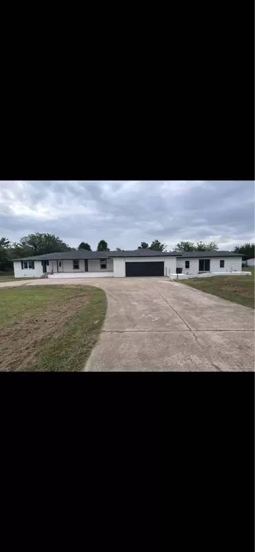 Main picture of 520 SW 13th St