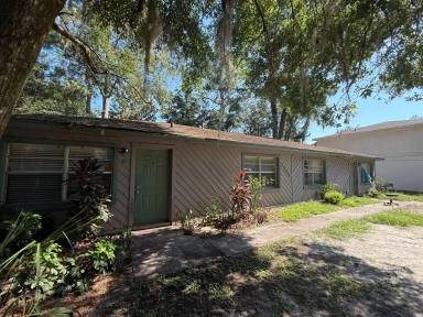 Main picture of 2644 SW 31st Pl