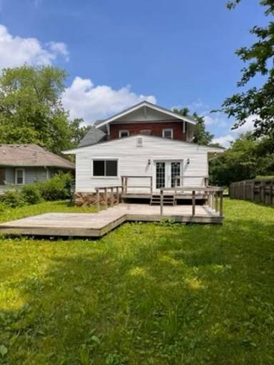 Main picture of 327 W Southern Ave