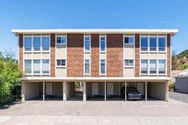 Main picture of 138 Tunstead Ave