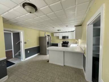 Main picture of 2200 N Ball Ave