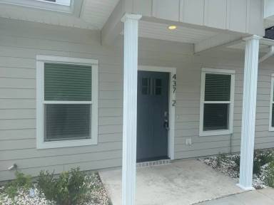 Main picture of 437 Coe Dairy Rd
