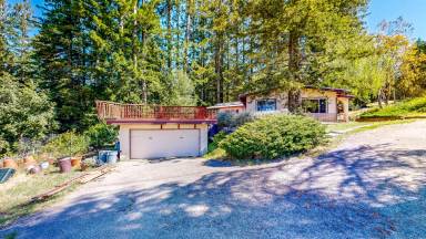 Main picture of 2000 Mariner Dr