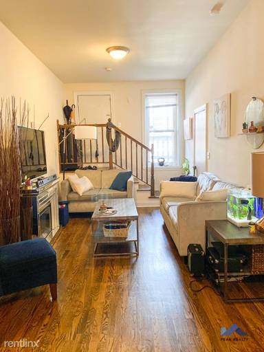 Main picture of 2102 N Hoyne Ave