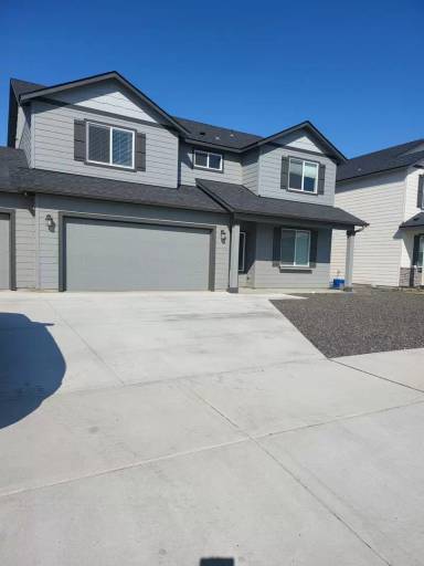 Main picture of 714 N Doumit Dr