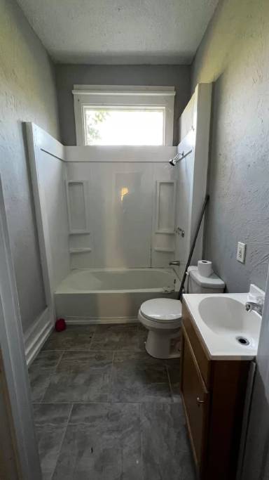 Main picture of 313 W Chappell St