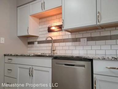 Main picture of 100 S Prairie Ave