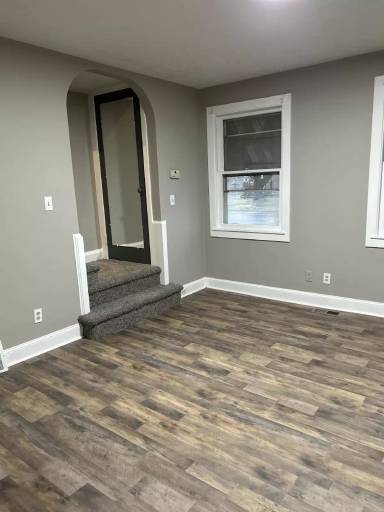 Main picture of 425 Augusta Ave