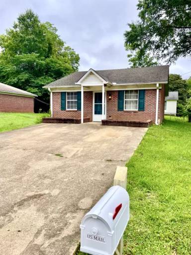Main picture of 400 Dobbins St