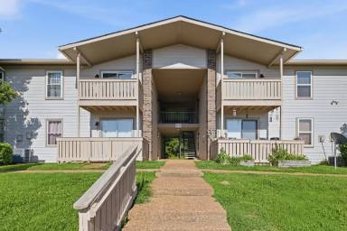 Main picture of 815 Ashlawn Pl