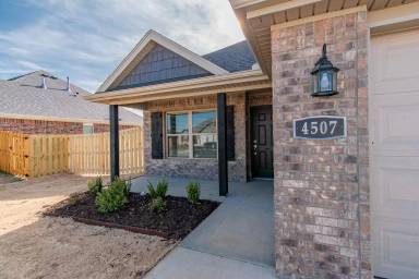 Main picture of 4507 W Topeka Ave