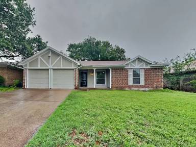 Main picture of 521 Lottie Ln