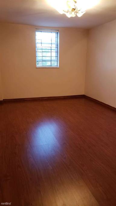 Main picture of 830 Avenue Z