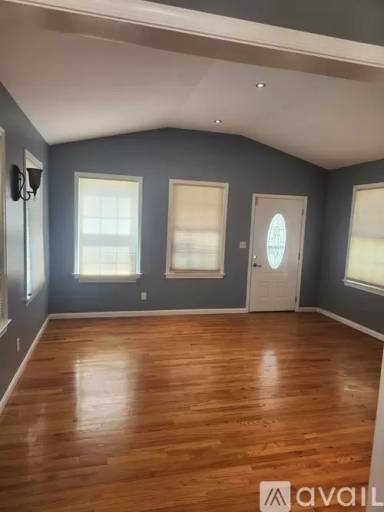 Main picture of 5705 Longfellow St