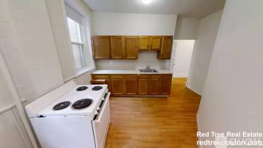 Main picture of 1589 Beacon St