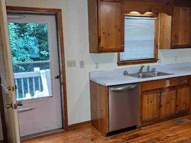Main picture of 908 Calhoun St