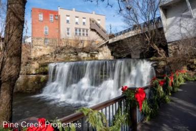 Main picture of 65 N Main St