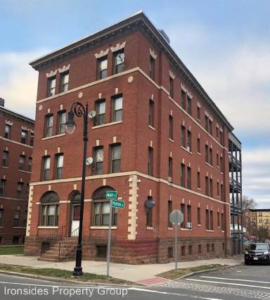 Main picture of 2141 Main St