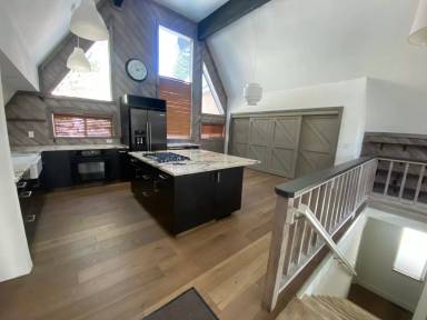 Main picture of 949 Dana Ct