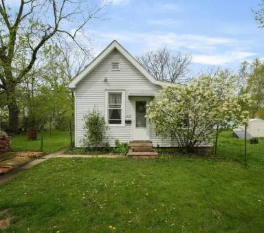 Main picture of 1234 S 96th St