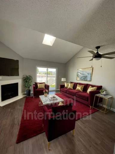 Main picture of 617 E 97th St