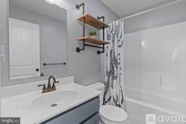 Main picture of 824 Byler Cir