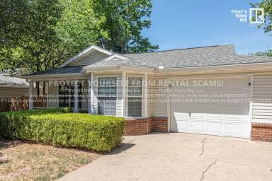 Main picture of 1537 N Timberline Dr