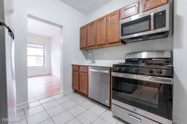 Main picture of 3520 N Broadway St