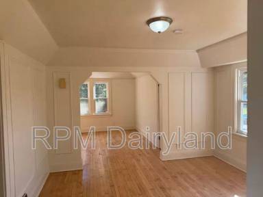 Main picture of 3323 N 17th St