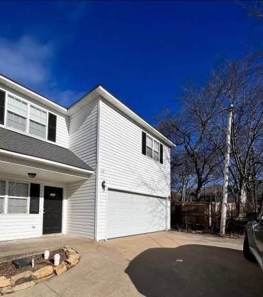 Main picture of 301 E Modoc Ave
